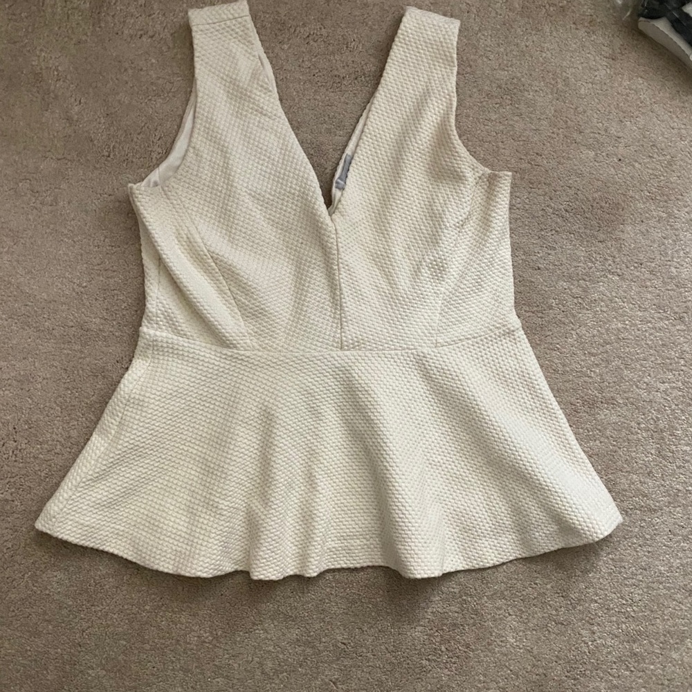 🌟H&M White Peplum Top🌟